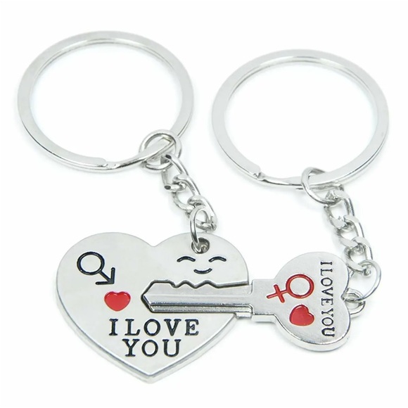 NWT. Keychain for Romantic Couple.Silver Tone Key Ring  Heart/Key Keychain. - Picture 4 of 12